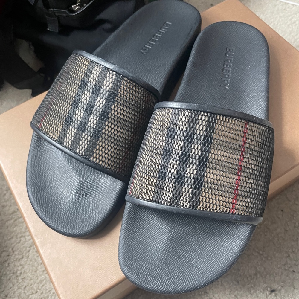 Burberry Vintage checkered slides